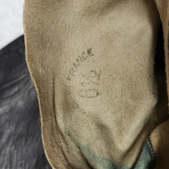 Elegant Black Leather Gloves - Picture 3 of 6